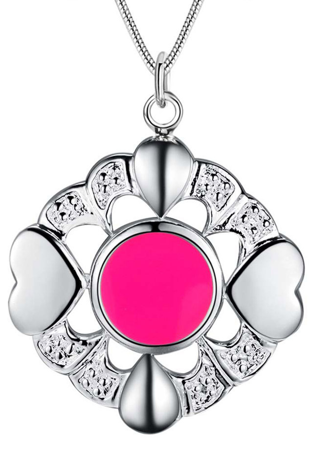 Medalion cu lantisor placat cu argint, inimioare cu disc roz