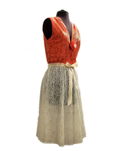 Rochita din dantela alba si corai, rochie eleganta cu spatele gol