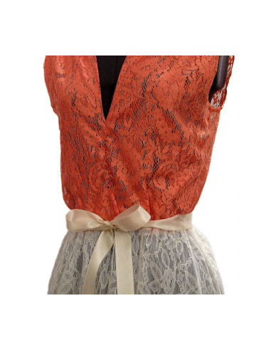 Rochita din dantela alba si corai, rochie eleganta cu spatele gol