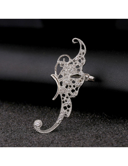 Cercel ear cuff fluture filigranat cu cristale mici si coada arcuita