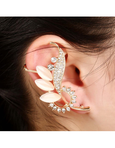 Cercel ear cuff statement, cu cristale albe opace alungite, in forma de floare
