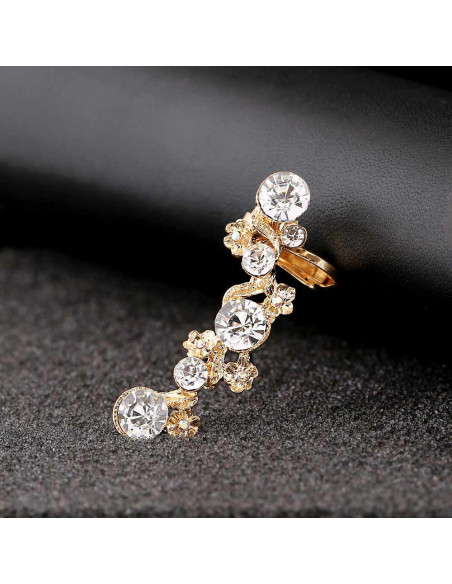 Cercel ear cuff elegant, cu flori mici si cristale rotunde