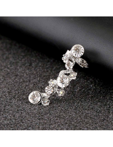 Cercel ear cuff elegant, cu flori mici si cristale rotunde