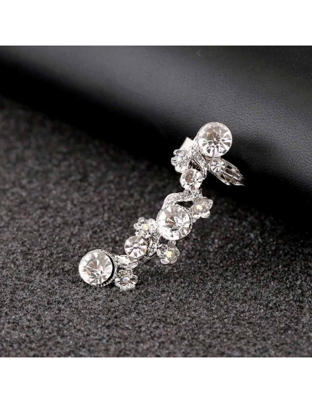 Cercel ear cuff elegant, cu flori mici si cristale rotunde