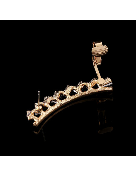 Cercel ear cuff luxury cu cristale albe si negre dreptunghiulare