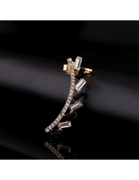 Cercel ear cuff luxury cu cristale albe si negre dreptunghiulare