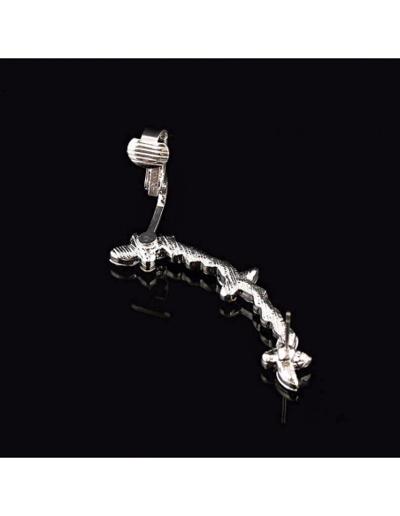 Cercel ear cuff cu cristale si flori cu trei petale