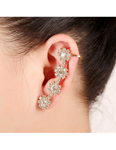 Cercel ear cuff cu patru flori rotunde, cu cristale albe