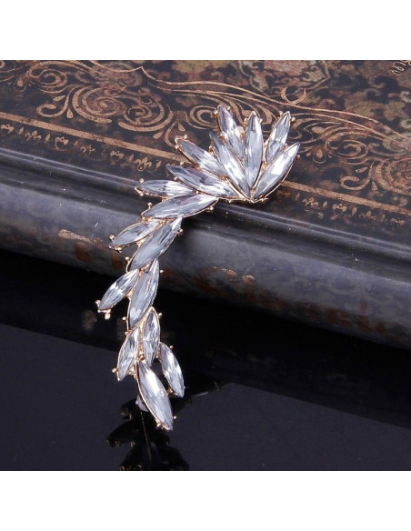 Cercel ear cuff Spike, cu cristale albe ascutite, arcuit pe ureche