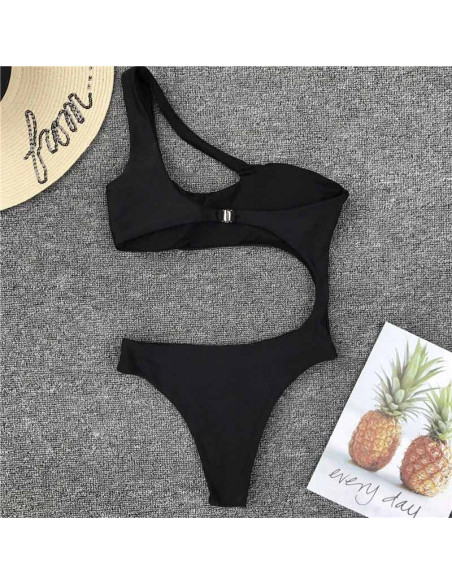 Costum de baie intreg, asimetric, decupat pe abdomen