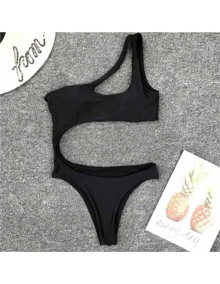 Costum de baie intreg, asimetric, decupat pe abdomen