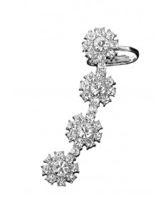Cercel ear cuff cu patru flori rotunde, cu cristale albe