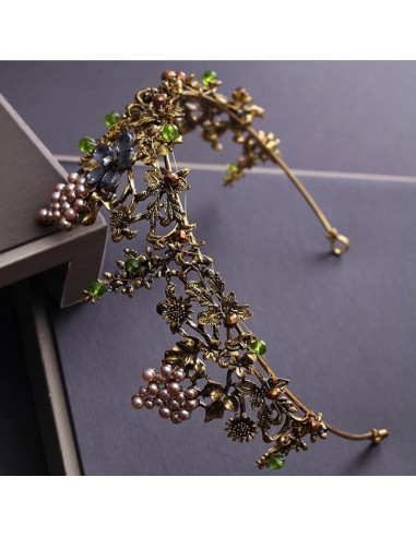Tiara eleganta Queen Titania, cu flori din cristale, struguri din perle si frunze