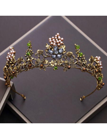 Tiara eleganta Queen Titania, cu flori din cristale, struguri din perle si frunze