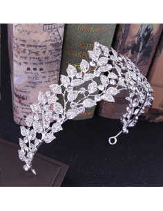 Tiara eleganta Winter Forest, cu frunzulite si cristale albe fatetate 2