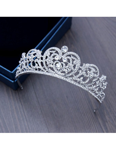 Diadema mireasa Katherine, model floral baroc, cu cristale albe fatetate