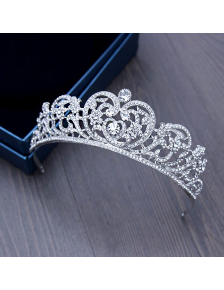 Diadema mireasa Katherine, model floral baroc, cu cristale albe fatetate