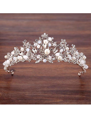Tiara eleganta Rapunzel, model floral delicat, cu cristale albe fatetate si perle