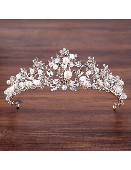 Tiara eleganta Rapunzel, model floral delicat, cu cristale albe fatetate si perle