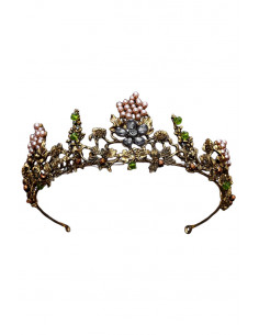 Tiara eleganta Queen Titania, cu flori din cristale, struguri din perle si frunze