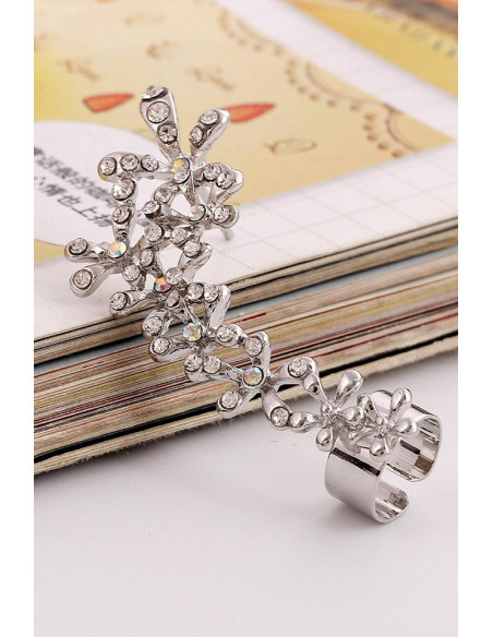 Cercel ear cuff cu floricele si cristale mici, pe toata urechea