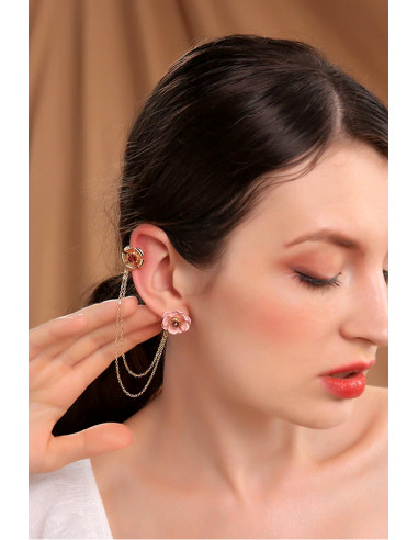 Cercel tip ear cuff, doua flori colorate cu doua lantisoare