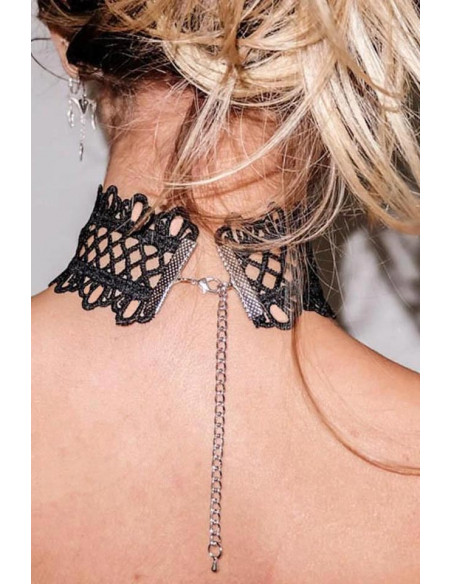 Colier choker lat, din dantela neagra de matase inflorata