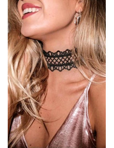 Colier choker lat, din dantela neagra de matase inflorata