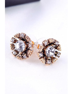 Cercei eleganti vintage, flori mici decorate cu cristale albe 2
