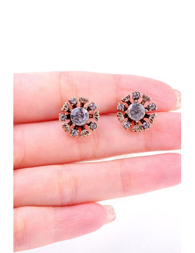 Cercei eleganti vintage, flori mici decorate cu cristale albe