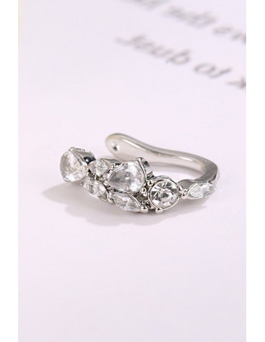 Cercel ear cuff minimal, veriga simpla cu cristale de diverse forme