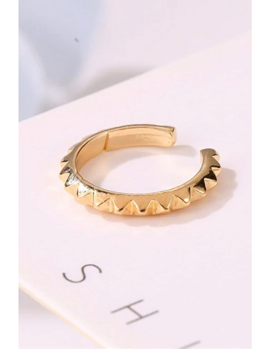 Cercel ear cuff minimal, inel ingust cu romburi in relief