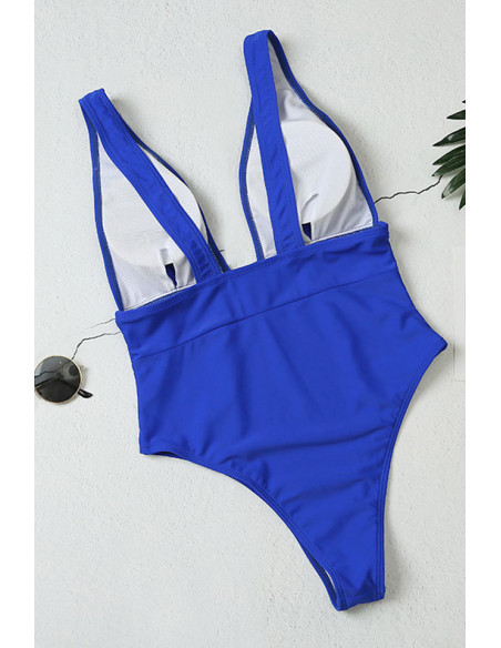 Costum de baie intreg, decolteu adanc in V si bata sub sani