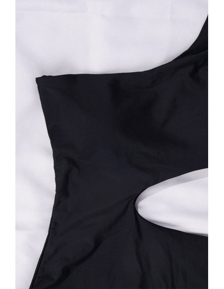 Costum de baie intreg, asimetric, o bareta cu inel si laterala decupata