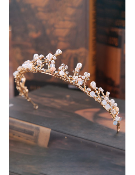 Tiara eleganta Eileen, model delicat cu ramurele, cristale, margelute si perle