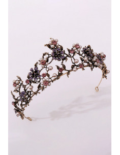 Tiara romantica Daphnaie, cu flori din cristale si perlute si frunze metalice 2
