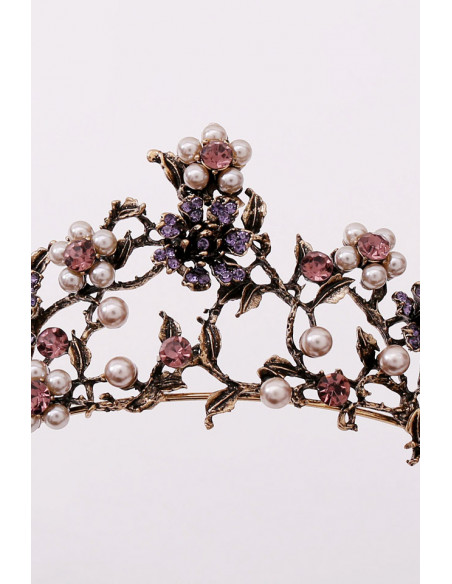 Tiara romantica Daphnaie, cu flori din cristale si perlute si frunze metalice
