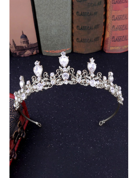 Tiara eleganta Forget-Me-Not, model delicat cu floricele, ramurele rasucite si cristale