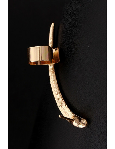 Cercel ear cuff arcuit pe ureche, pana metalica ingusta si lunga