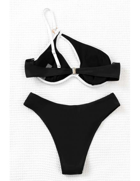 Costum de baie doua piese, asimetric, cu decupaje si contur alb