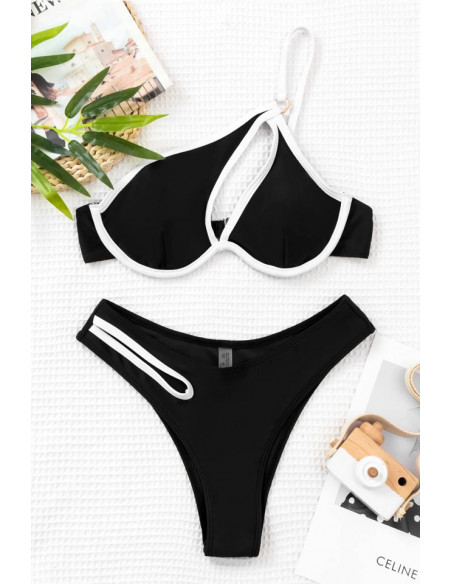 Costum de baie doua piese, asimetric, cu decupaje si contur alb