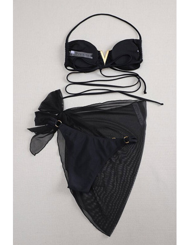 Costum de baie trei piese, sutien tip balconette, cu V metalic, slip cu inele si pareo