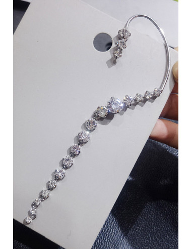 Cercel ear cuff pentru mireasa, model lung si elegant cu cristale in sir lung