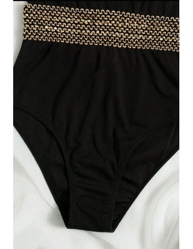 Costum de baie intreg, elegant, margine decupata si banda cu paiete in talie
