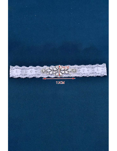 Jartiera pentru mireasa, medalion mic floral, cusut cu cristale si margelute, pe dantela elastica ingusta
