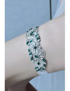 Jartiera pentru mireasa, medalion masiv floral, cusut cu cristale bicolore, perle si margele, pe dantela elastica ingusta 2