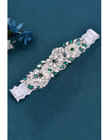 Jartiera pentru mireasa, medalion masiv floral, cusut cu cristale bicolore, perle si margele, pe dantela elastica ingusta