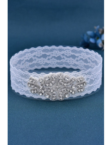 Jartiera pentru mireasa, medalion floral oval, cusut cu cristale si margelute, pe dantela elastica