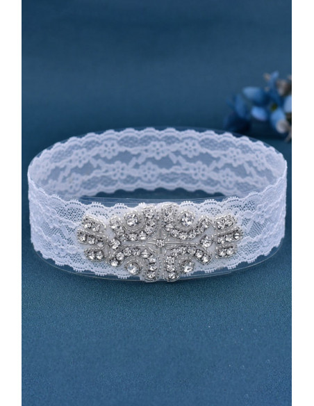 Jartiera pentru mireasa, medalion floral oval, cusut cu cristale si margelute, pe dantela elastica