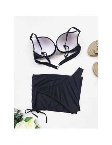 Costum de baie trei piese, cupe formate, slip cu talie joasa si fustita incretita